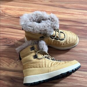 Columbia Kids Tan and Cream Fur Boots